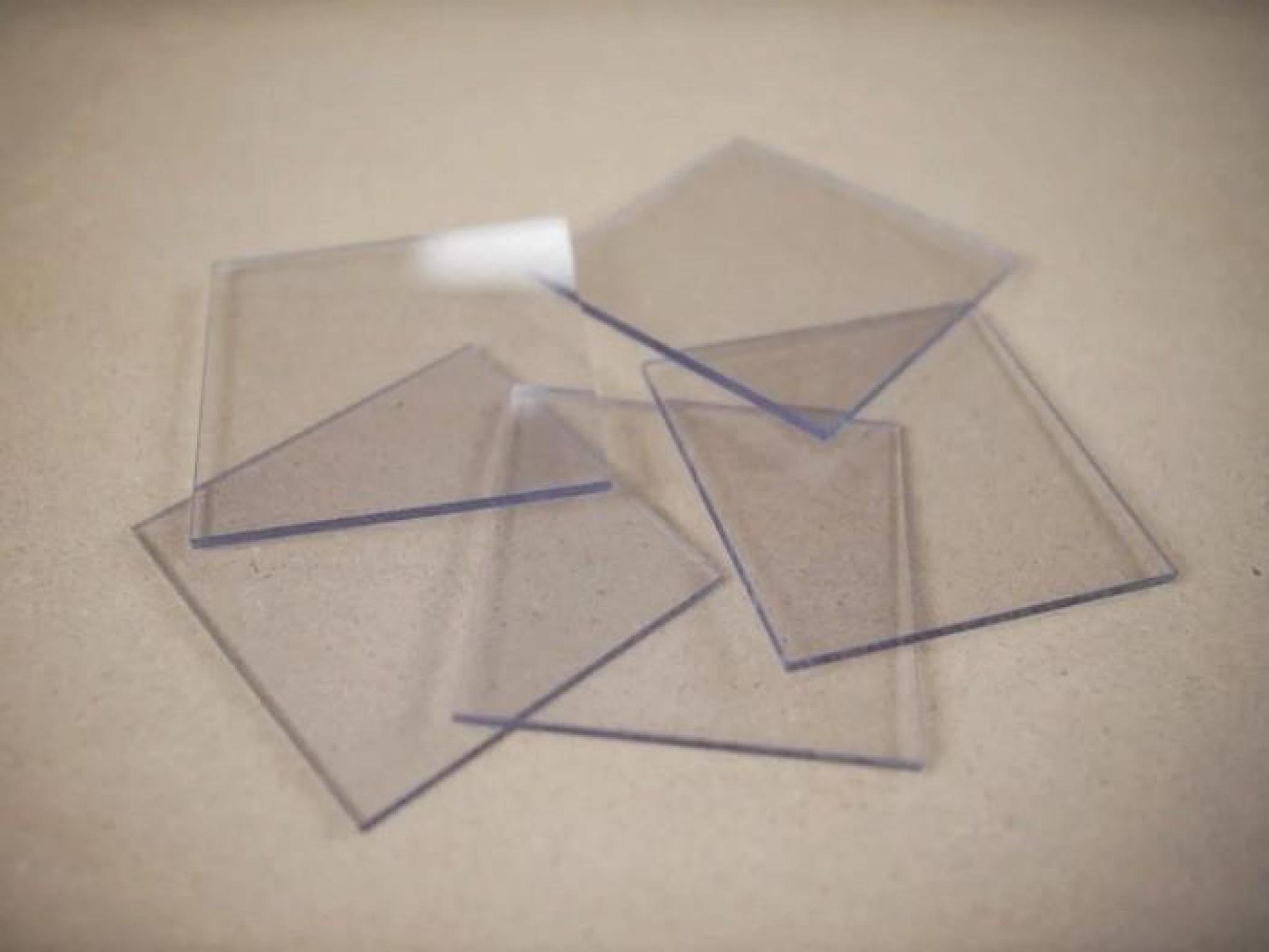 Plaques transparentes en polycarbonate
